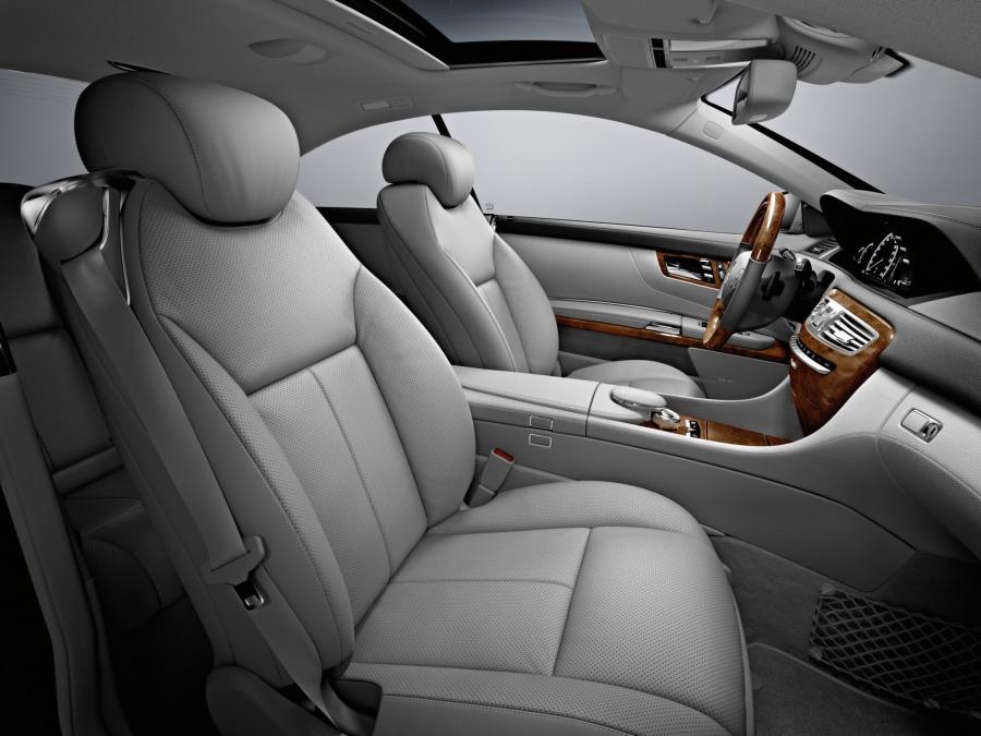  Mercedes-Benz CL500 4Matic 2010 года  (фото 7 из 13)